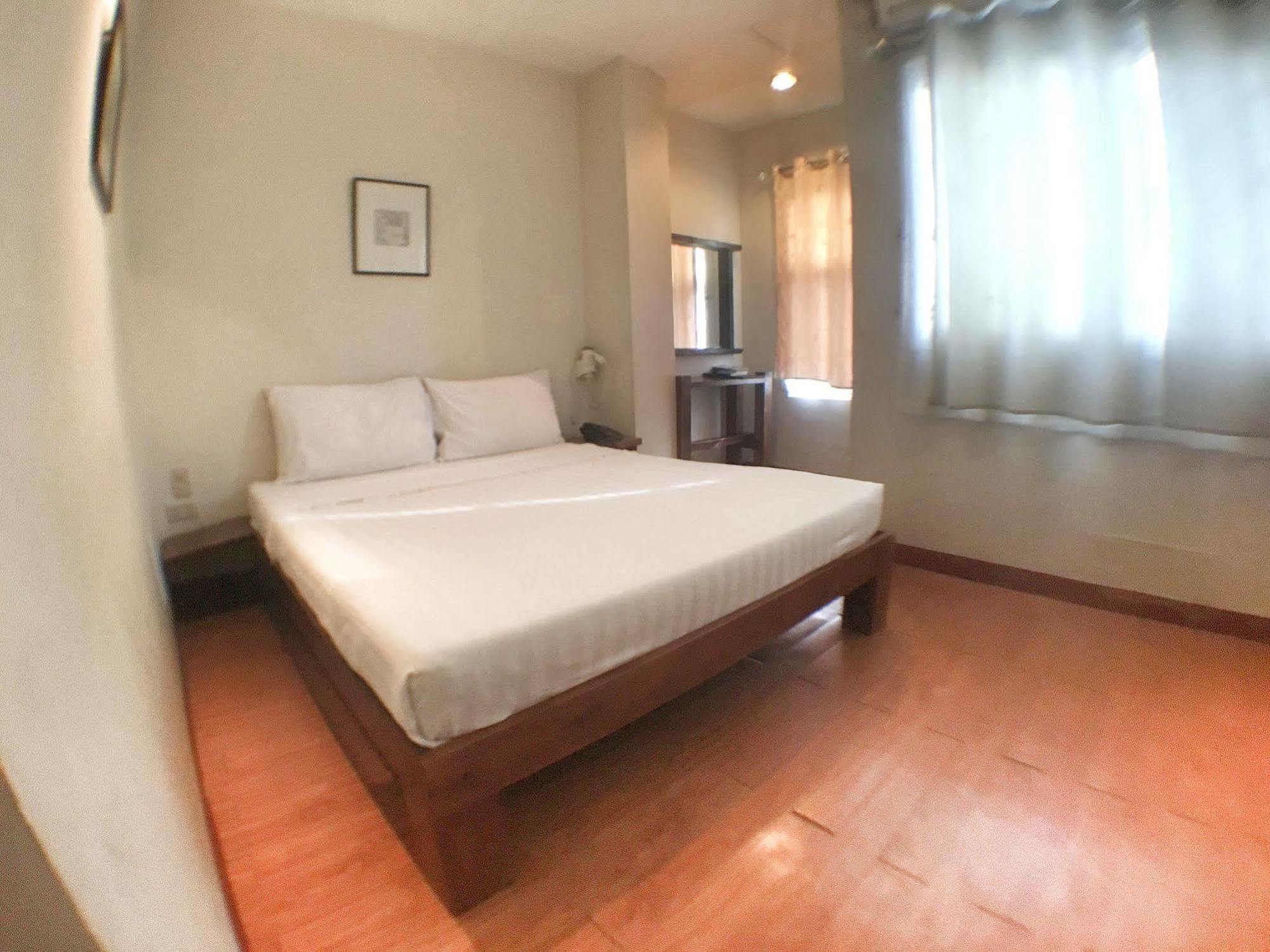 Ilocos 伊罗戈罗斯威尔旅馆和餐馆酒店 外观 照片